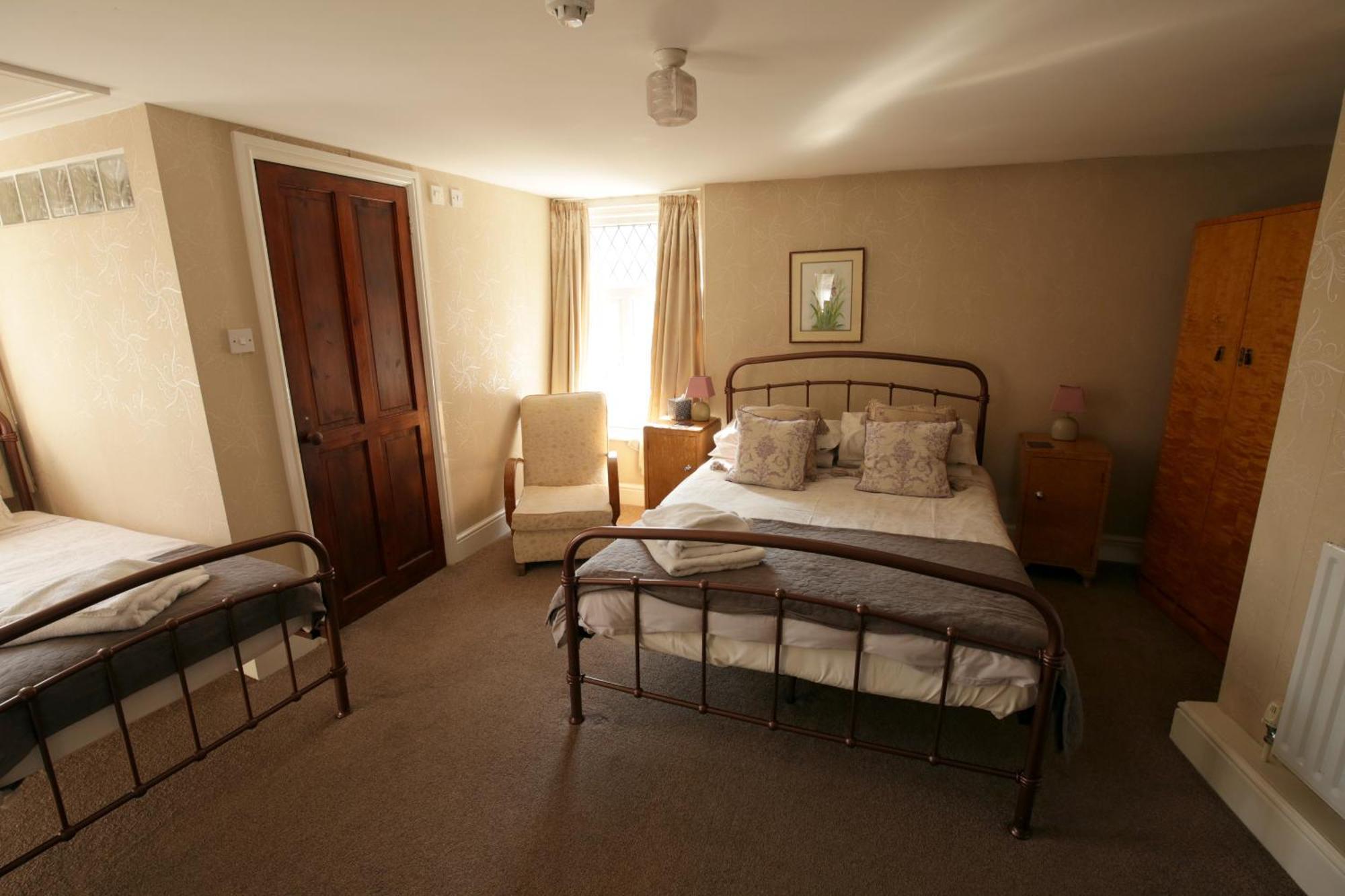 Fitzwarine House Whittington Hotel Екстериор снимка