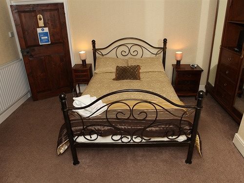 Fitzwarine House Whittington Hotel Екстериор снимка